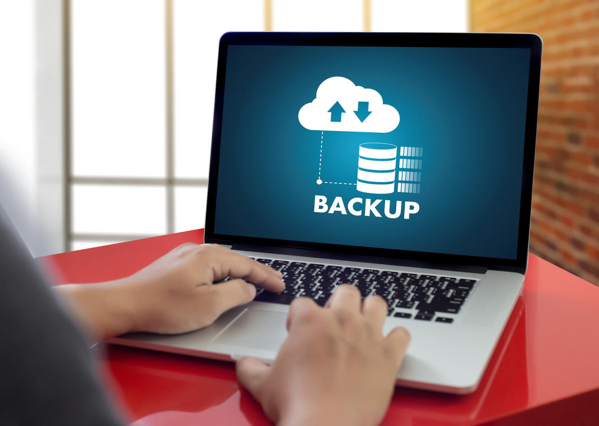 Cara Backup Data Email ke Outlook